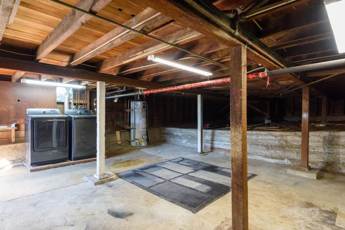 Interior, Washer, Wooden Beams, Wooden Ceilings