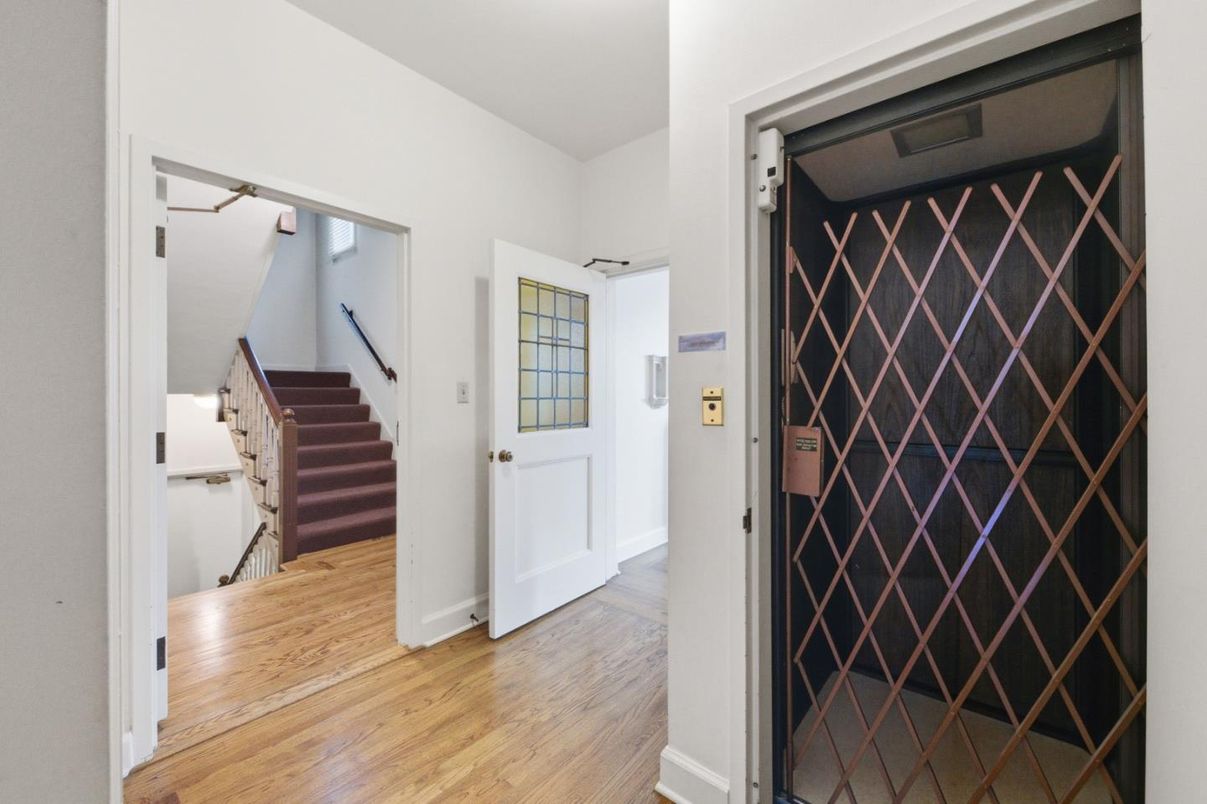 Elevator, Interior, Wood Texture Flooring