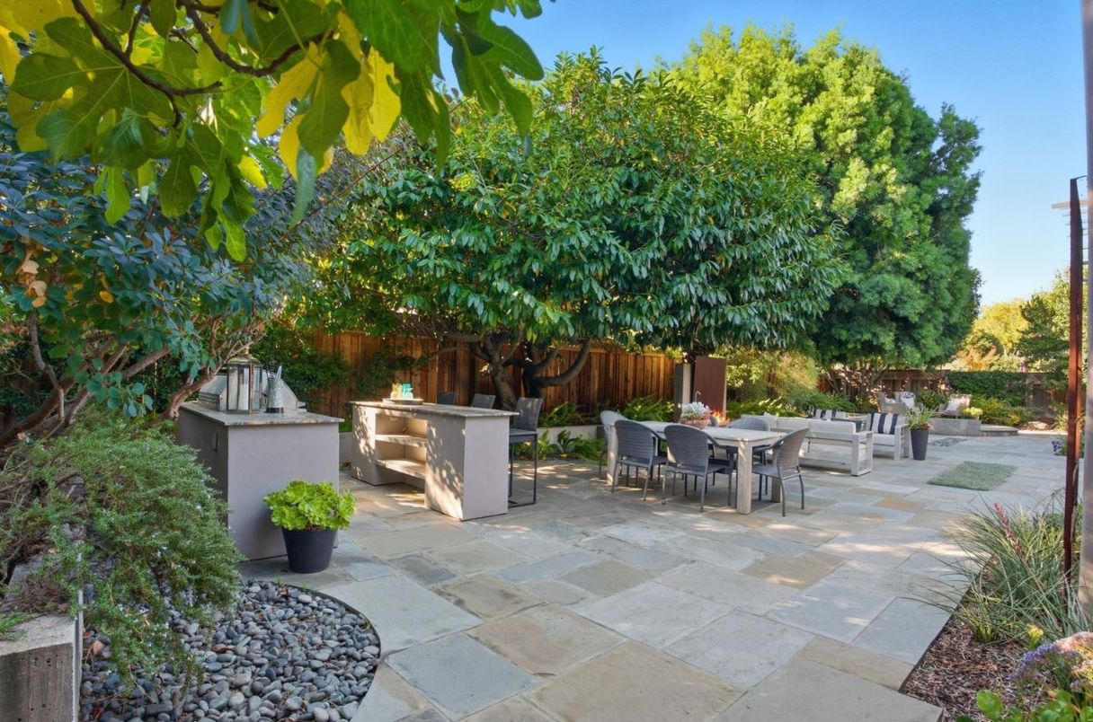 Exterior, Outdoor Kitchen