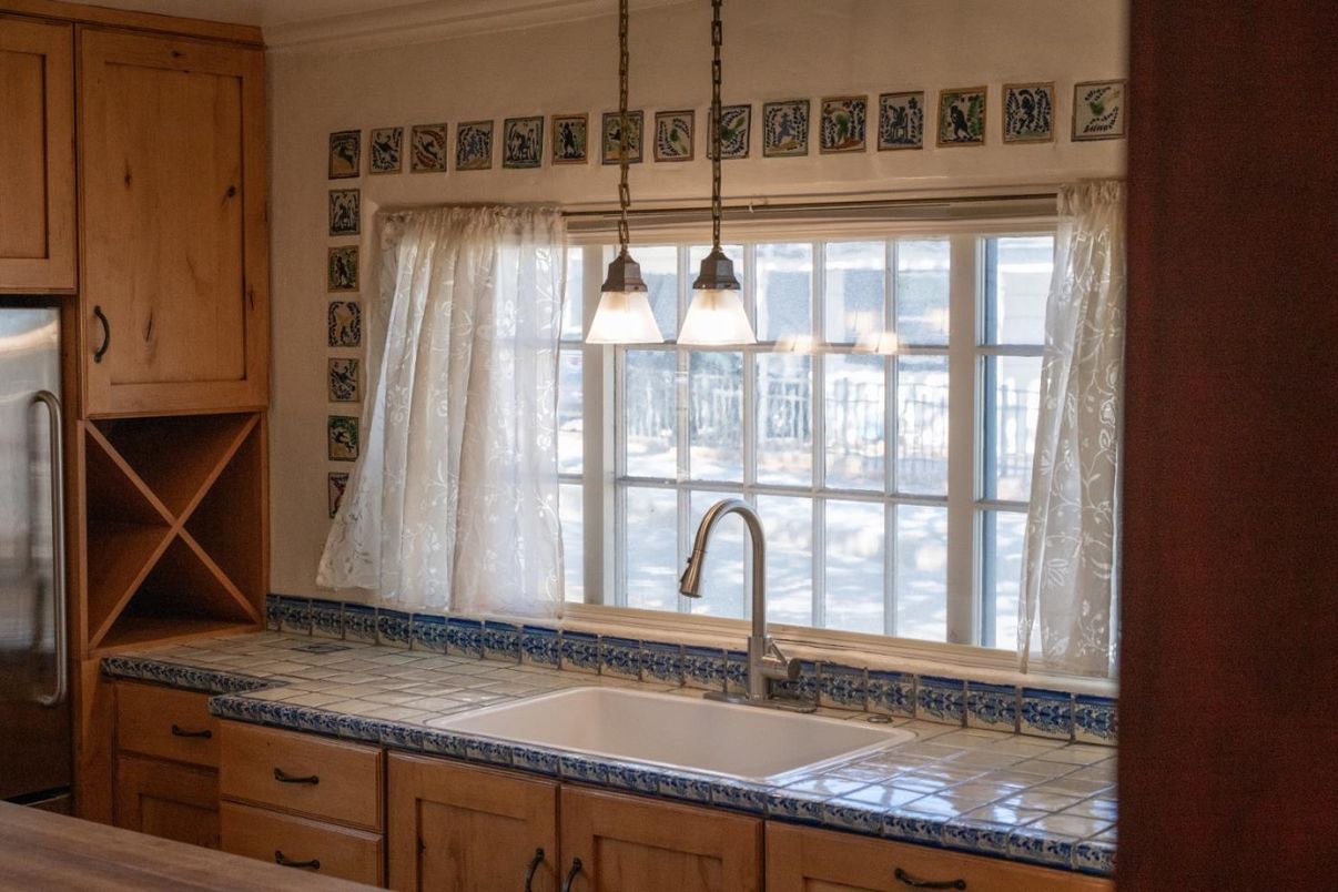 Interior, Kitchen, Pendant Lights, Tile Countertops