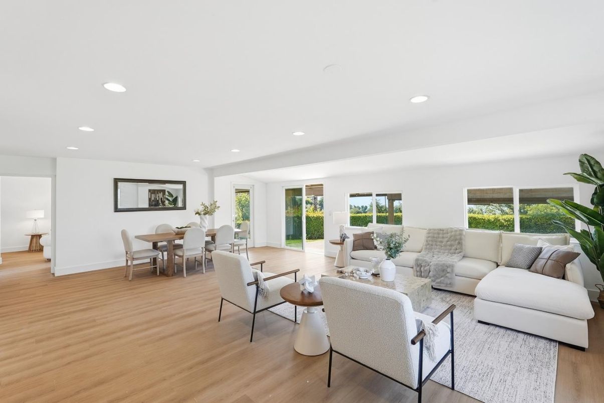 Dining room, Interior, Living room, Recessed Lighting, Wood Texture Flooring