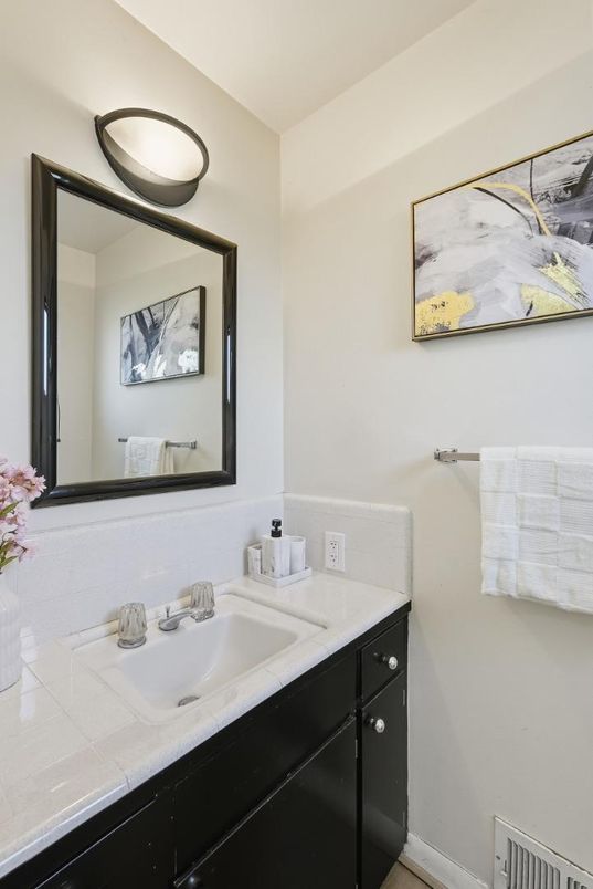 Bathroom, Interior, Tile Countertops