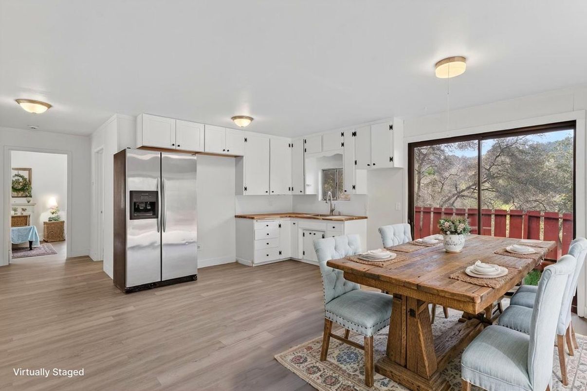 Dining room, Interior, Kitchen, Stainless Steel Appliances, Wood Texture Flooring