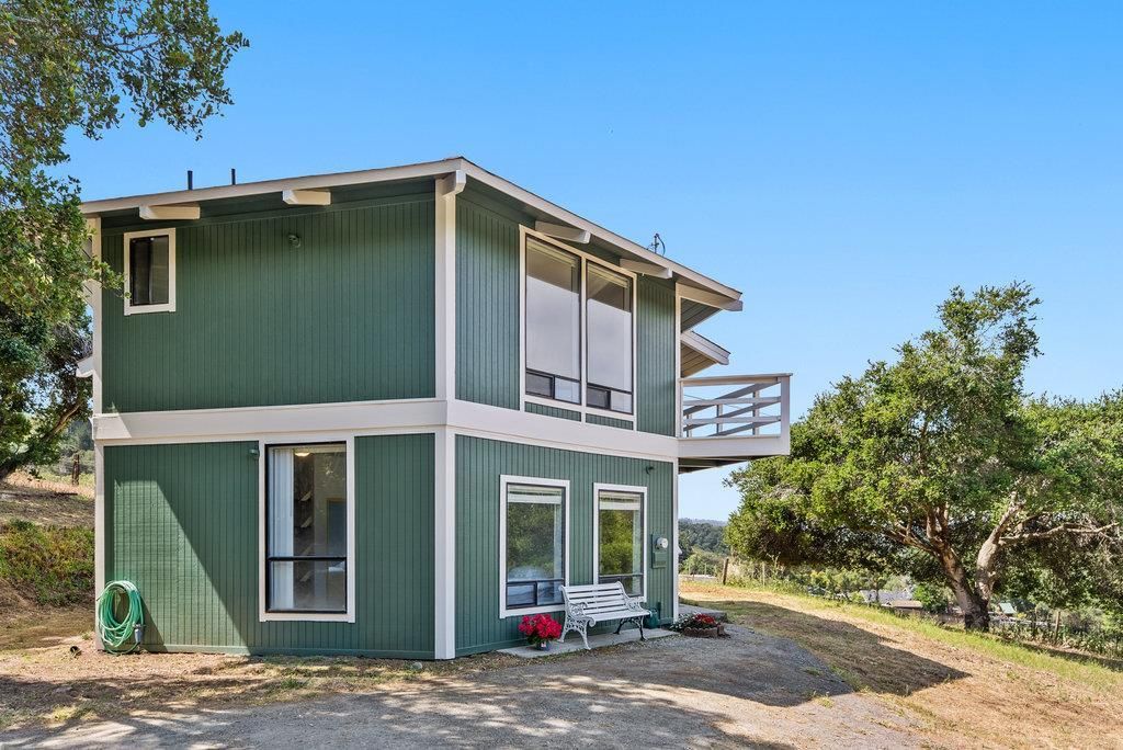 Backyard, Exterior, Facade, Modern