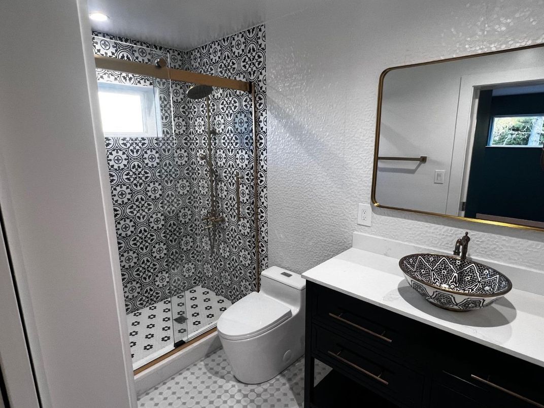 Bathroom, Interior, Recessed Lighting