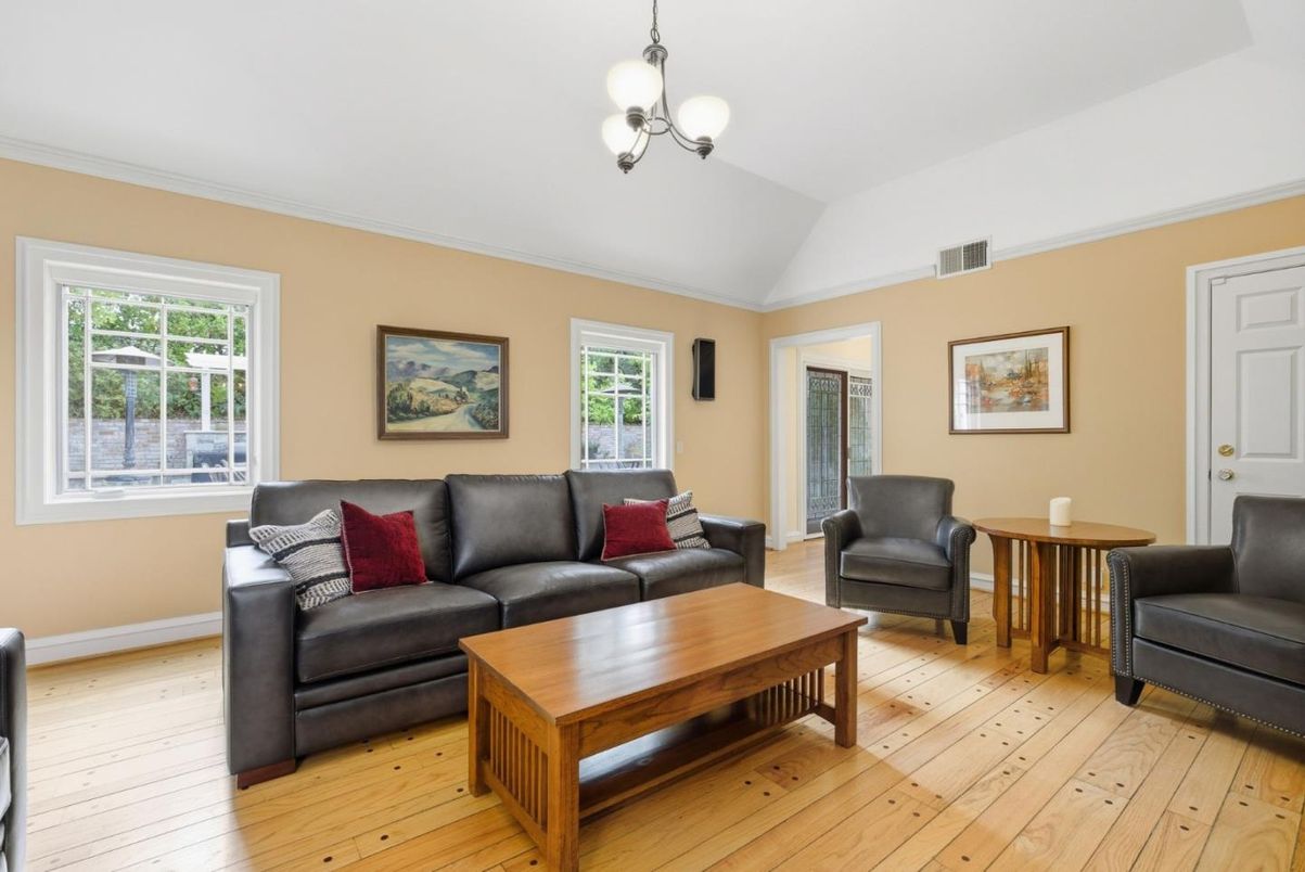Interior, Living room, Pendant Lights, Wood Texture Flooring