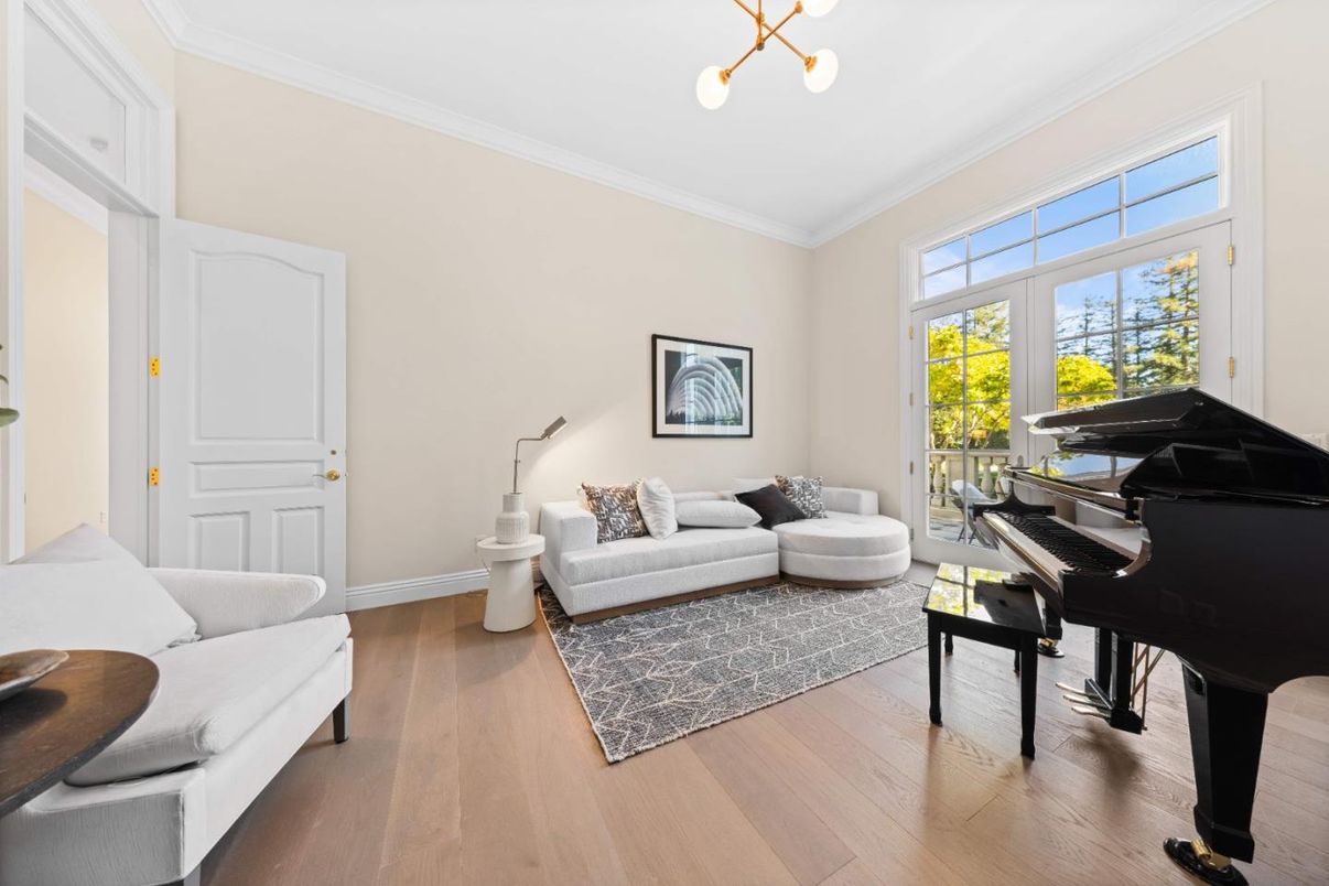 Interior, Living room, Pendant Lights, Piano, Wood Texture Flooring