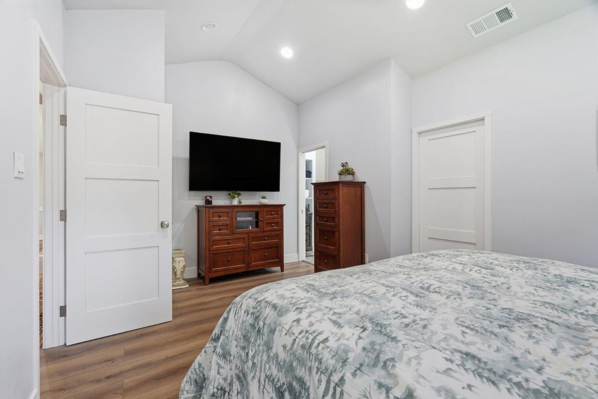 Bedroom, Interior, Recessed Lighting, Wood Texture Flooring