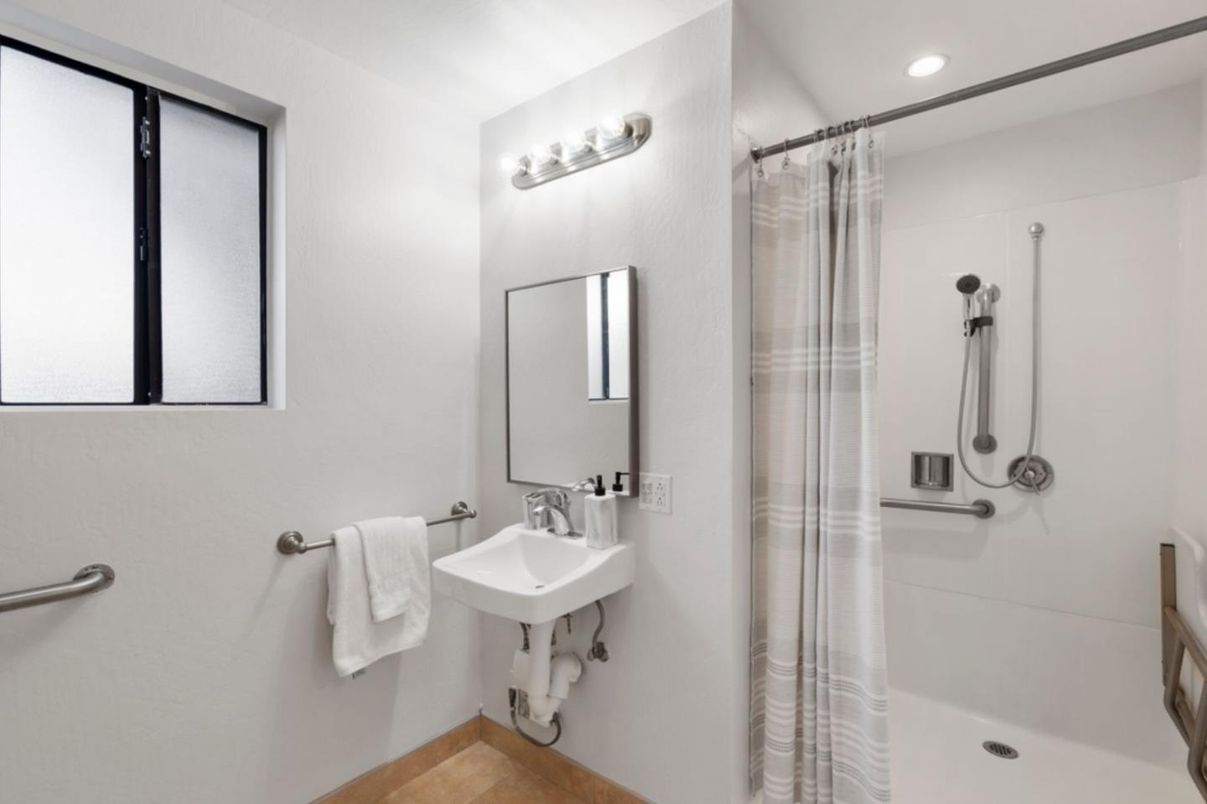 Bathroom, Interior, Recessed Lighting