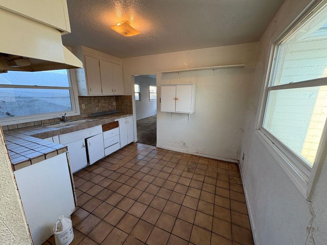 Interior, Kitchen, Tile Countertops