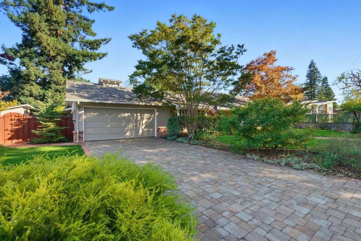 Backyard, Detached Garage, Exterior