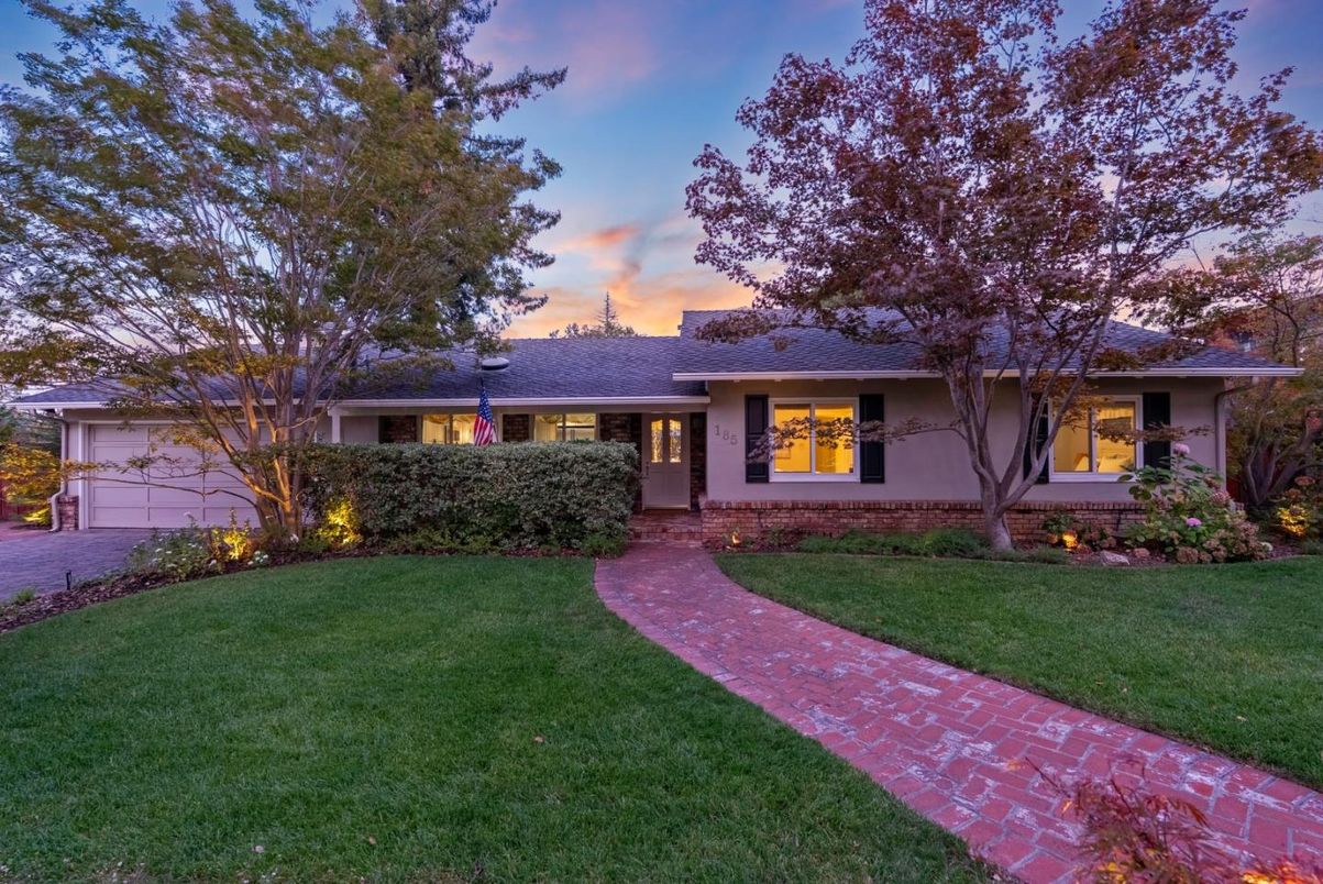 Backyard, Exterior, Facade, Ranch