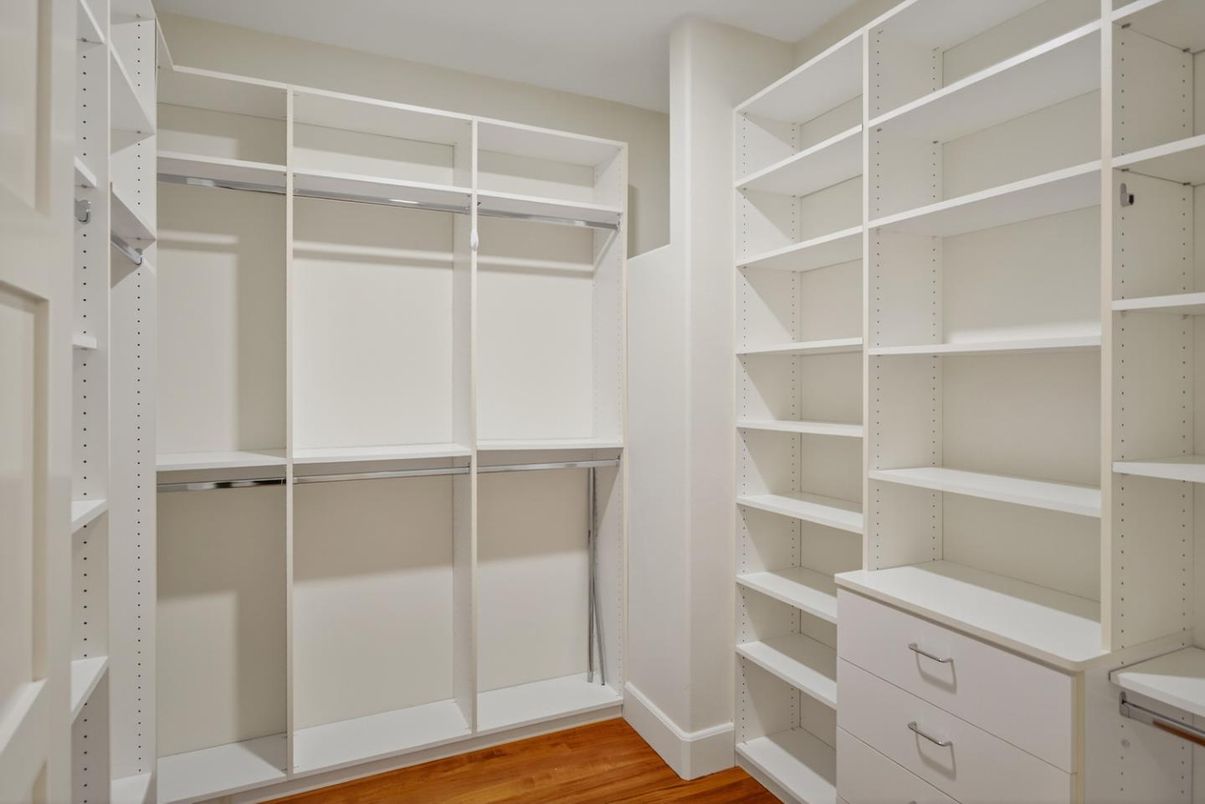 Interior, Walk-in Closets, Wood Texture Flooring