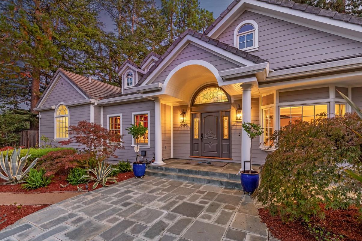 Exterior, Facade, None