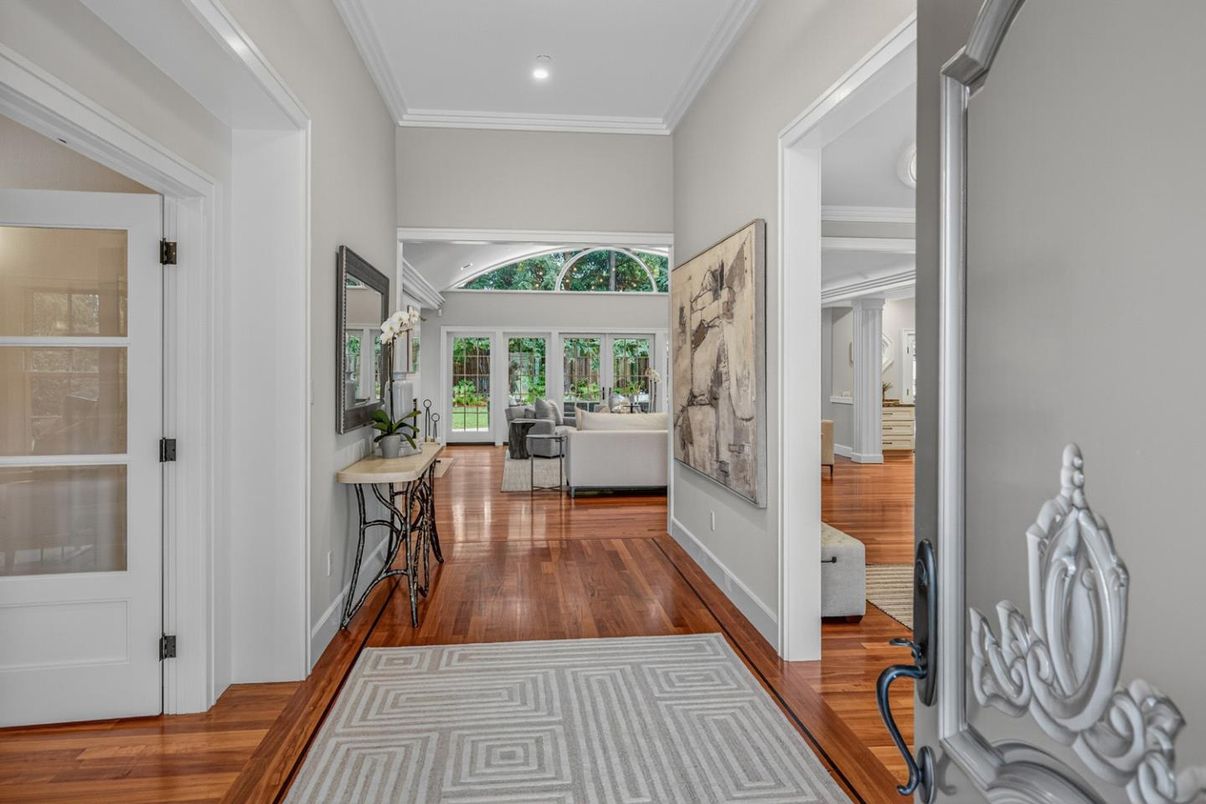 Interior, Recessed Lighting, Wood Texture Flooring