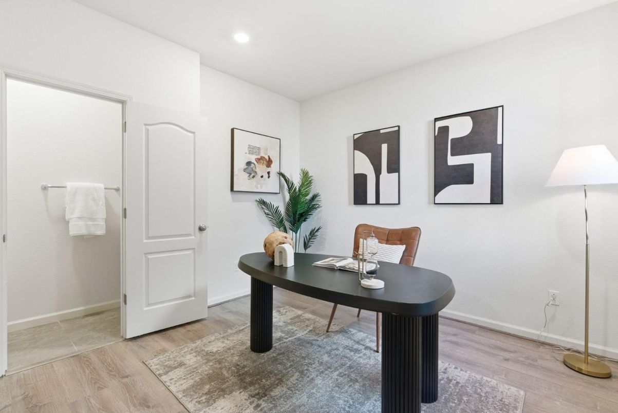 Home Office, Interior, Recessed Lighting, Wood Texture Flooring