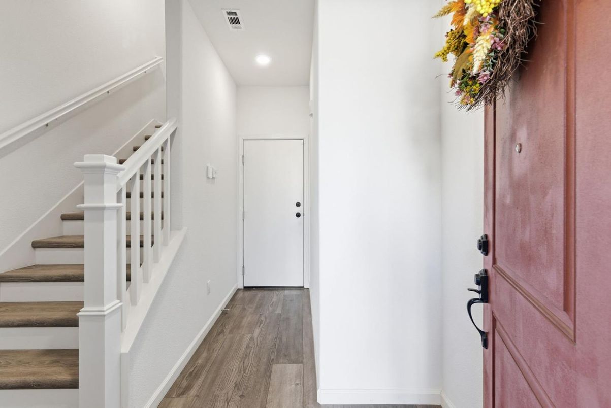 Interior, Recessed Lighting, Wood Texture Flooring