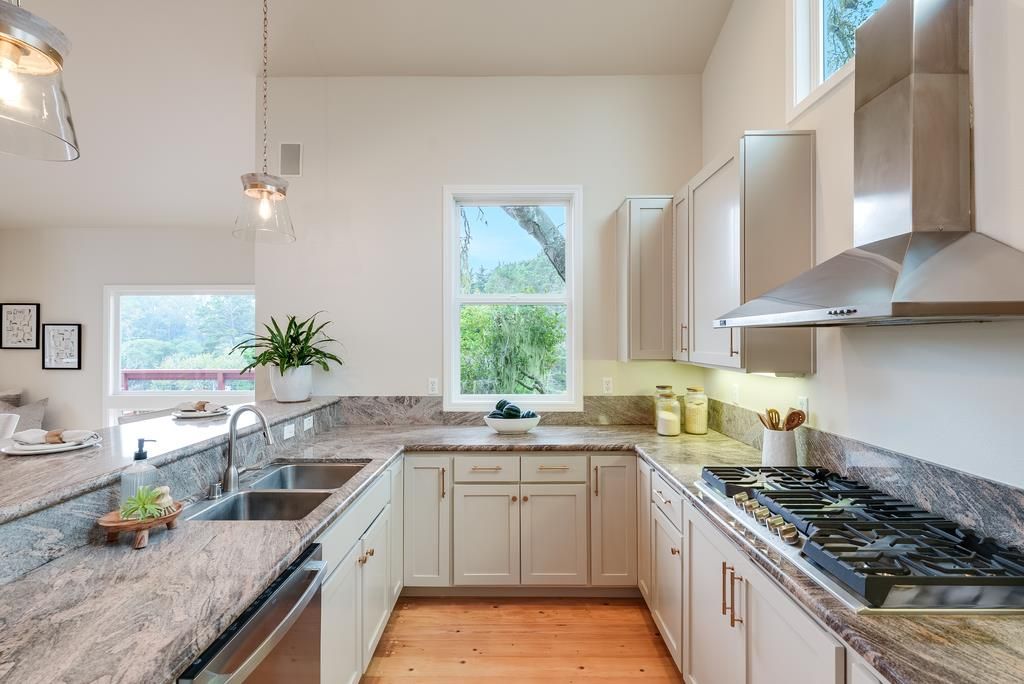Interior, Kitchen, Pendant Lights, Wood Texture Flooring