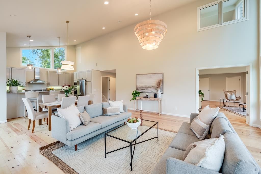 Chandelier, Dining room, Interior, Kitchen, Living room, Pendant Lights, Recessed Lighting, Stainless Steel Appliances, Wood Texture Flooring