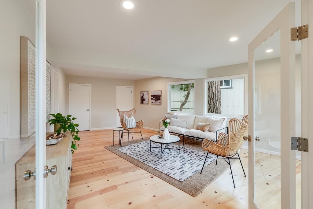 Interior, Living room, Recessed Lighting, Wood Texture Flooring