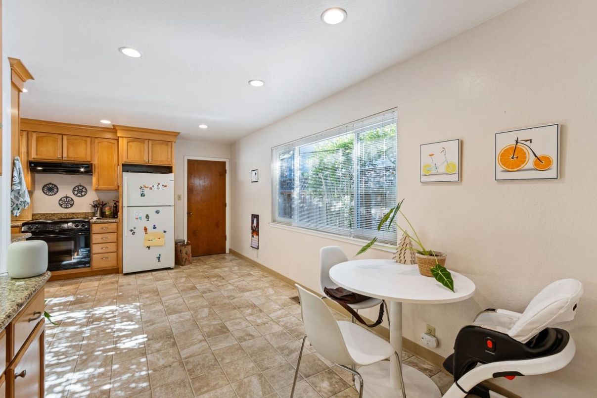 Dining room, Interior, Kitchen, Recessed Lighting