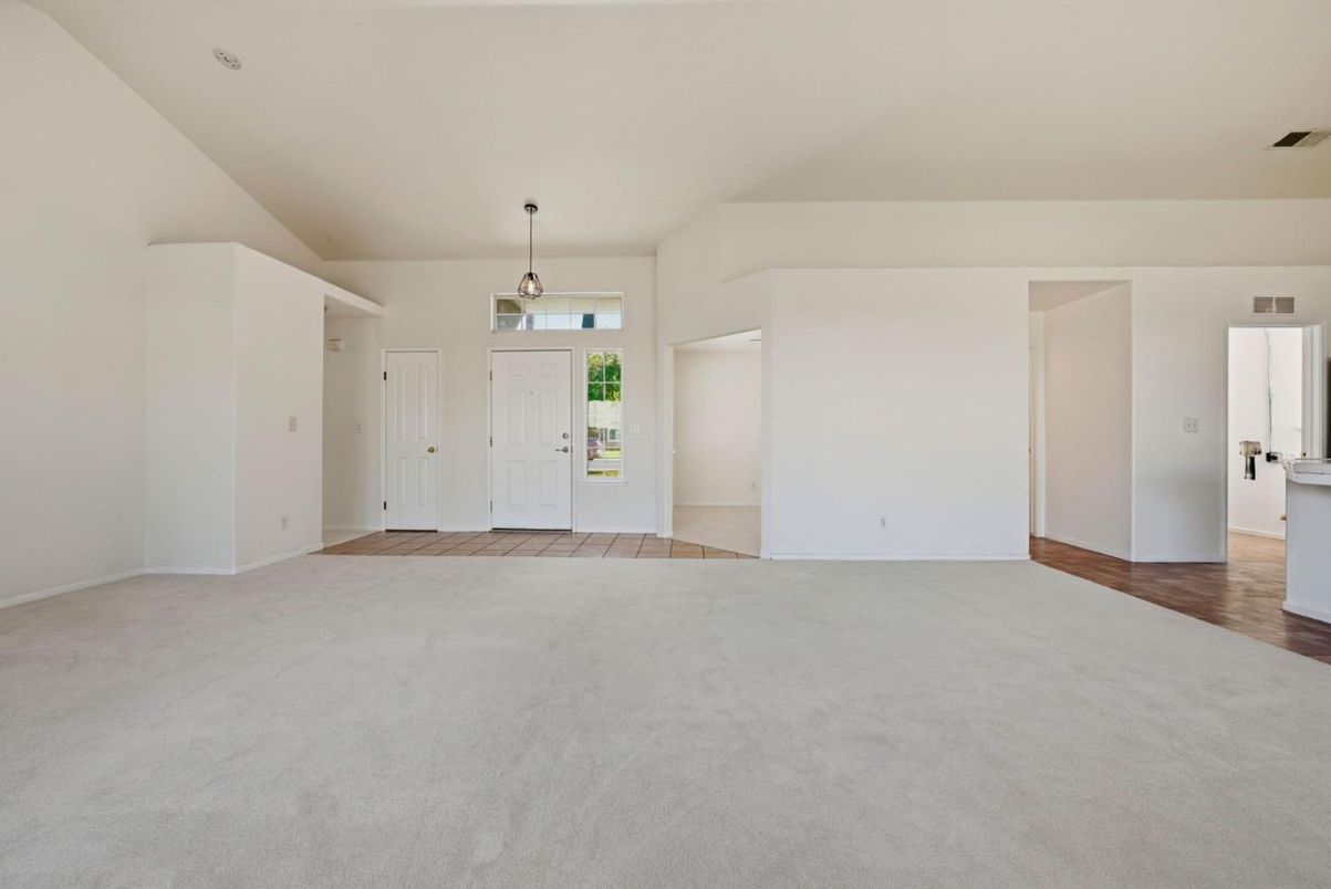 Empty room, Interior, Pendant Lights
