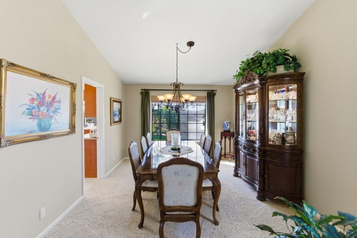 Chandelier, Dining room, Interior