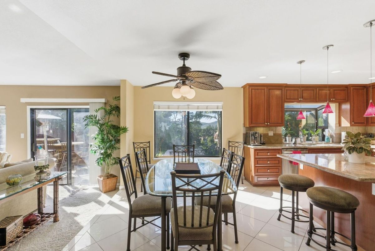 Dining room, Interior, Kitchen, Recessed Lighting