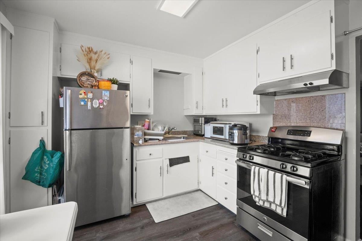 Interior, Kitchen, Stainless Steel Appliances, Wood Texture Flooring