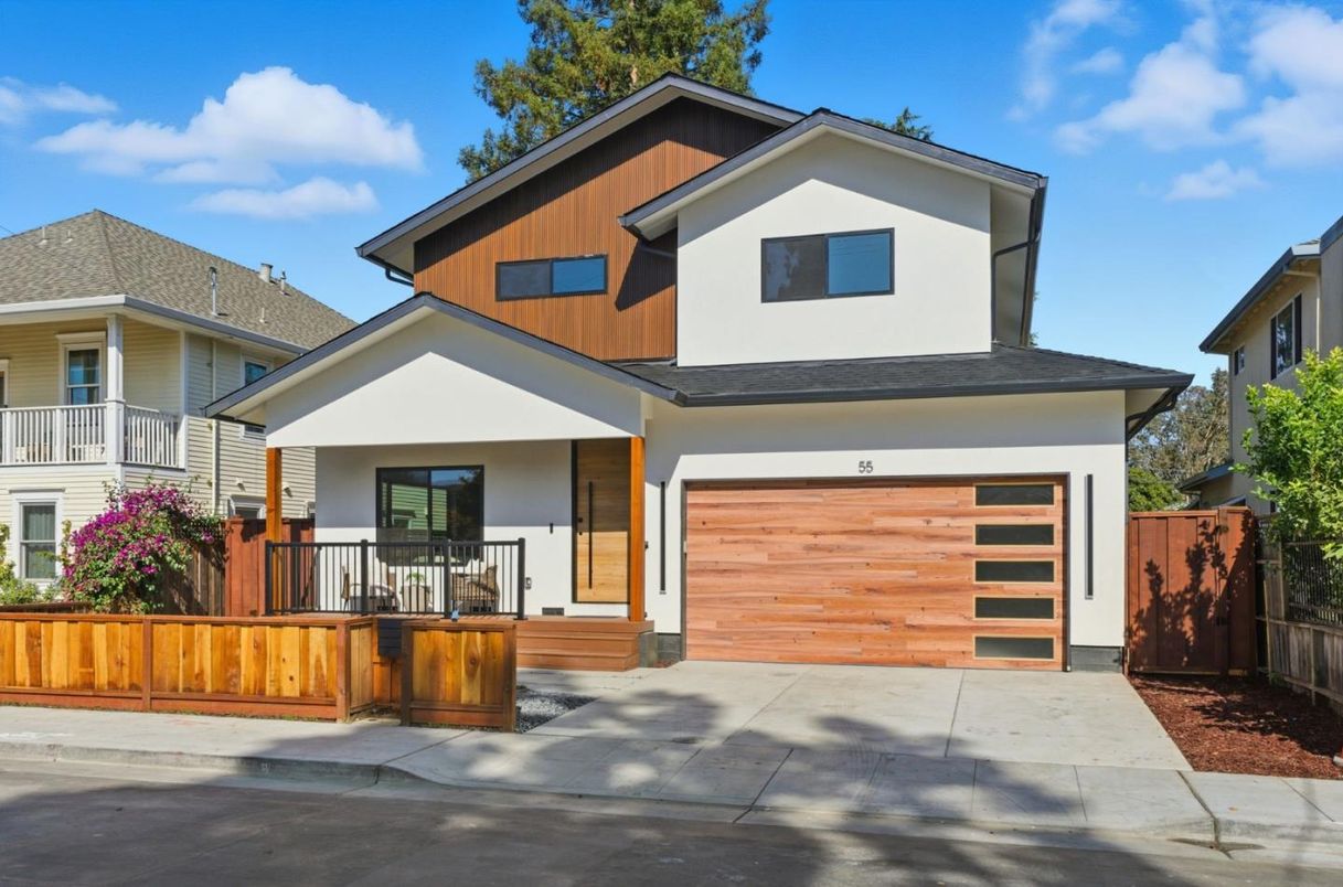 Attached, Exterior, Facade, Modern