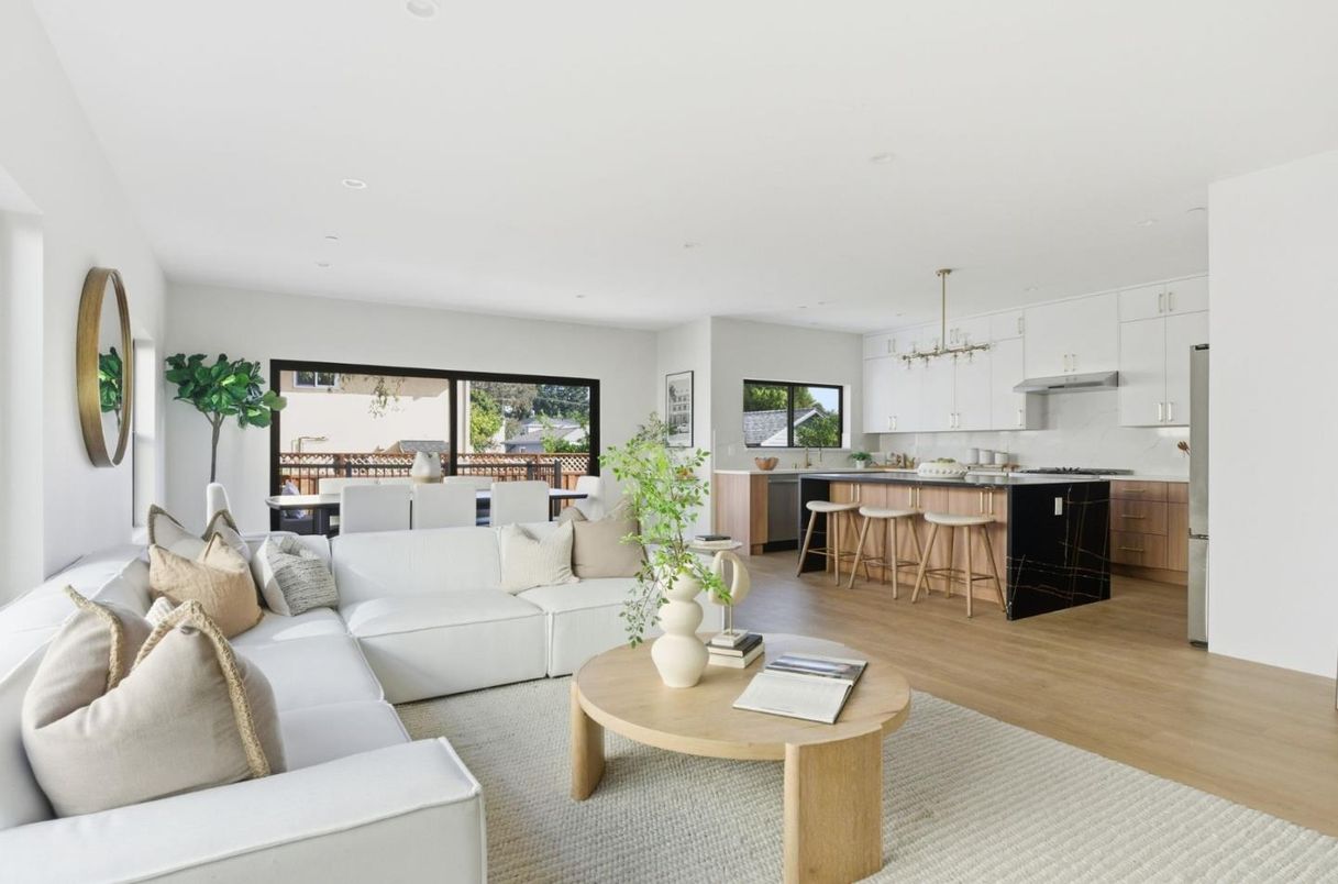 Dining room, Interior, Kitchen, Living room, Pendant Lights, Recessed Lighting, Wood Texture Flooring
