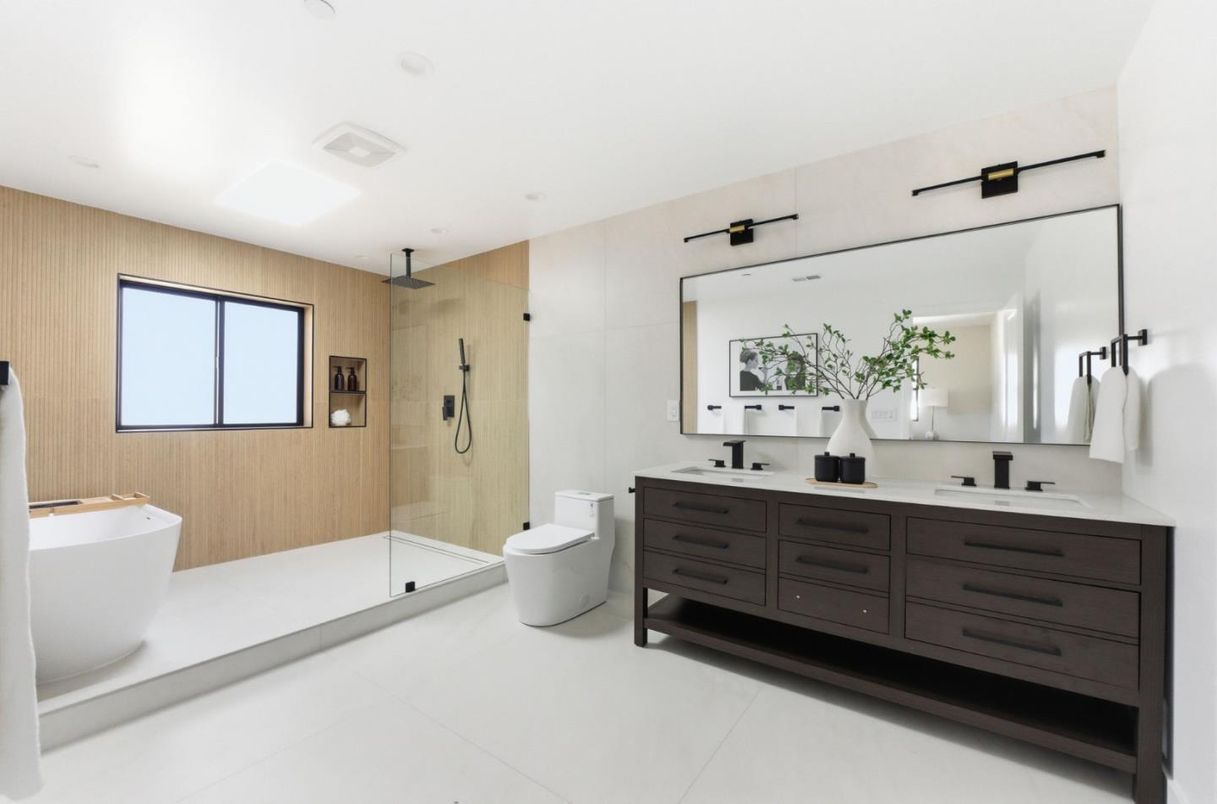 Bathroom, Dual Sink Vanities, Free Standing Baths, Glass Shower, Interior, Recessed Lighting