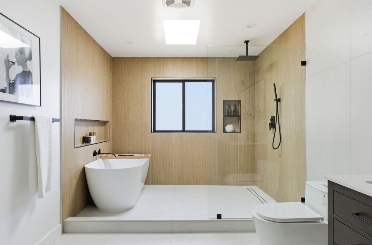 Bathroom, Free Standing Baths, Glass Shower, Interior, Recessed Lighting