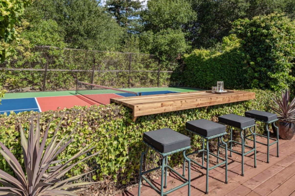 Exterior, Tennis Courts