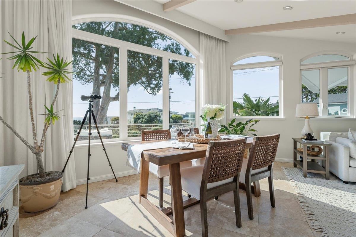 Dining room, Interior, Recessed Lighting, Sun Room