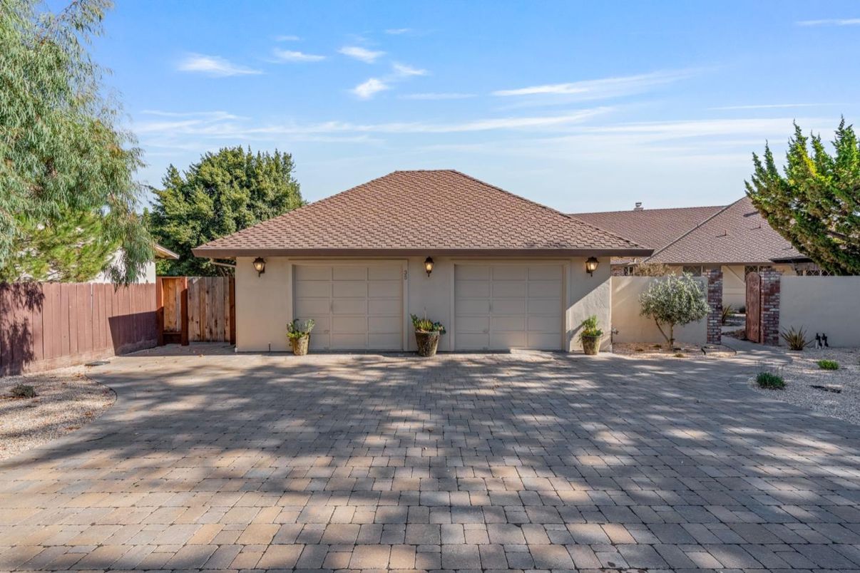Detached Garage, Exterior