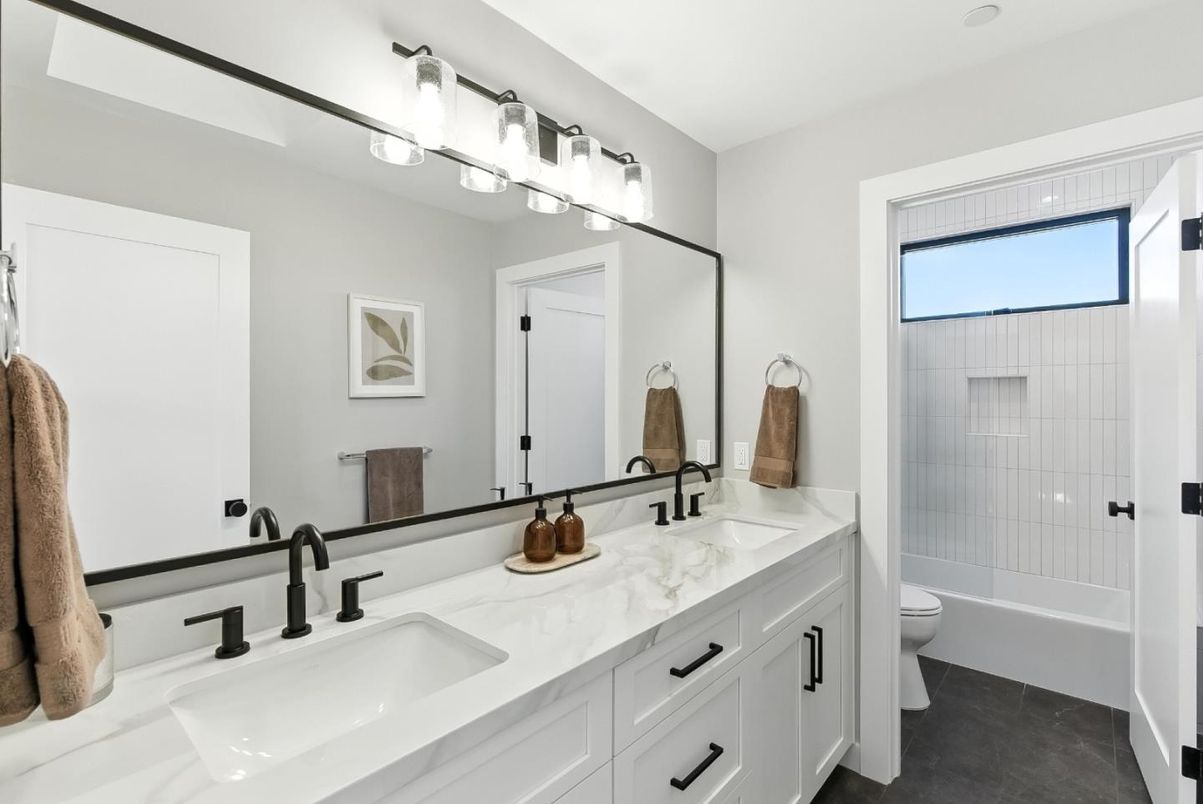 Bathroom, Dual Sink Vanities, Interior