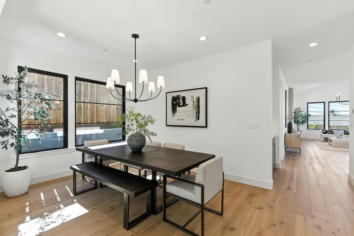 Chandelier, Dining room, Interior, Recessed Lighting, Wood Texture Flooring
