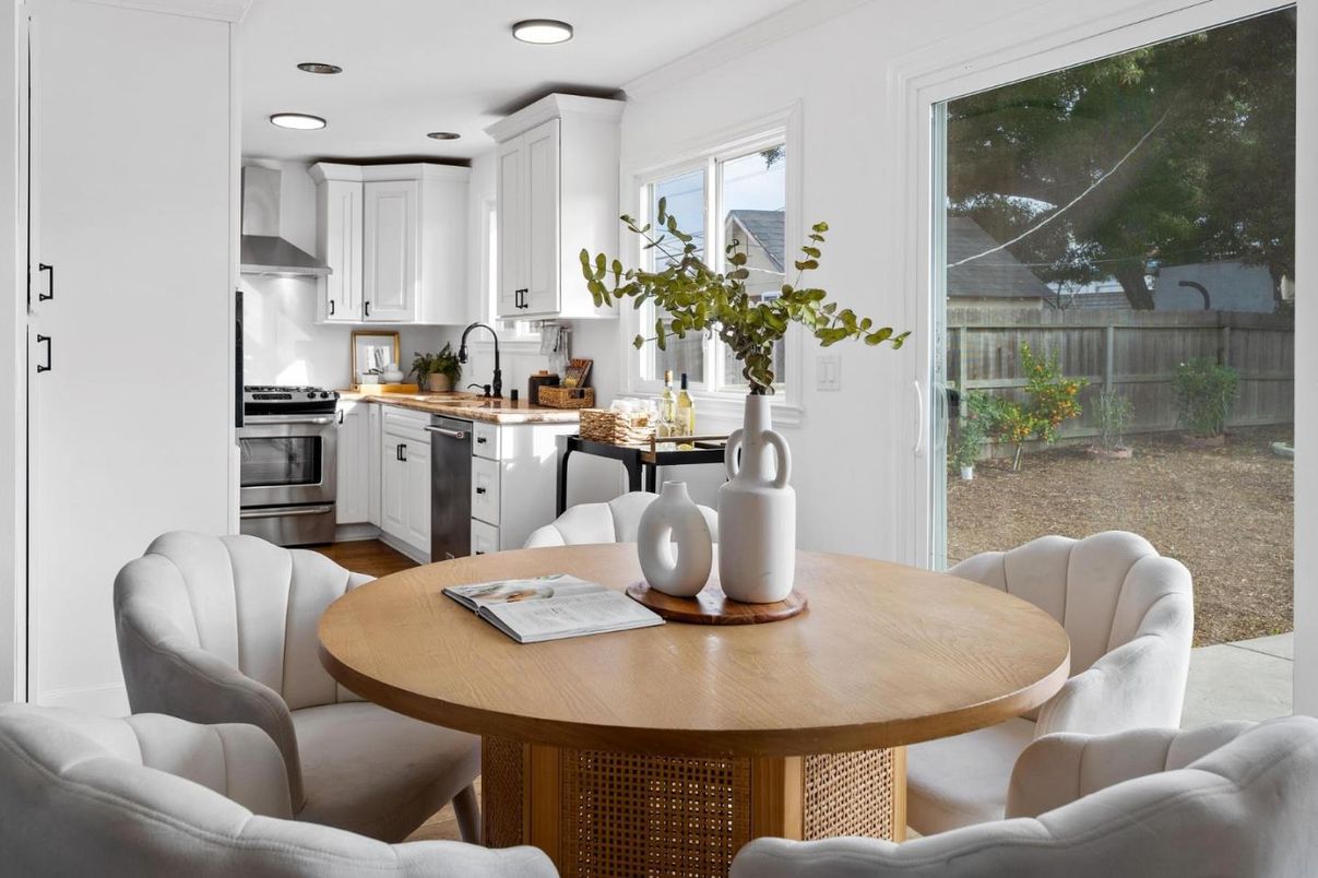 Dining room, Interior, Kitchen, Recessed Lighting, Stainless Steel Appliances