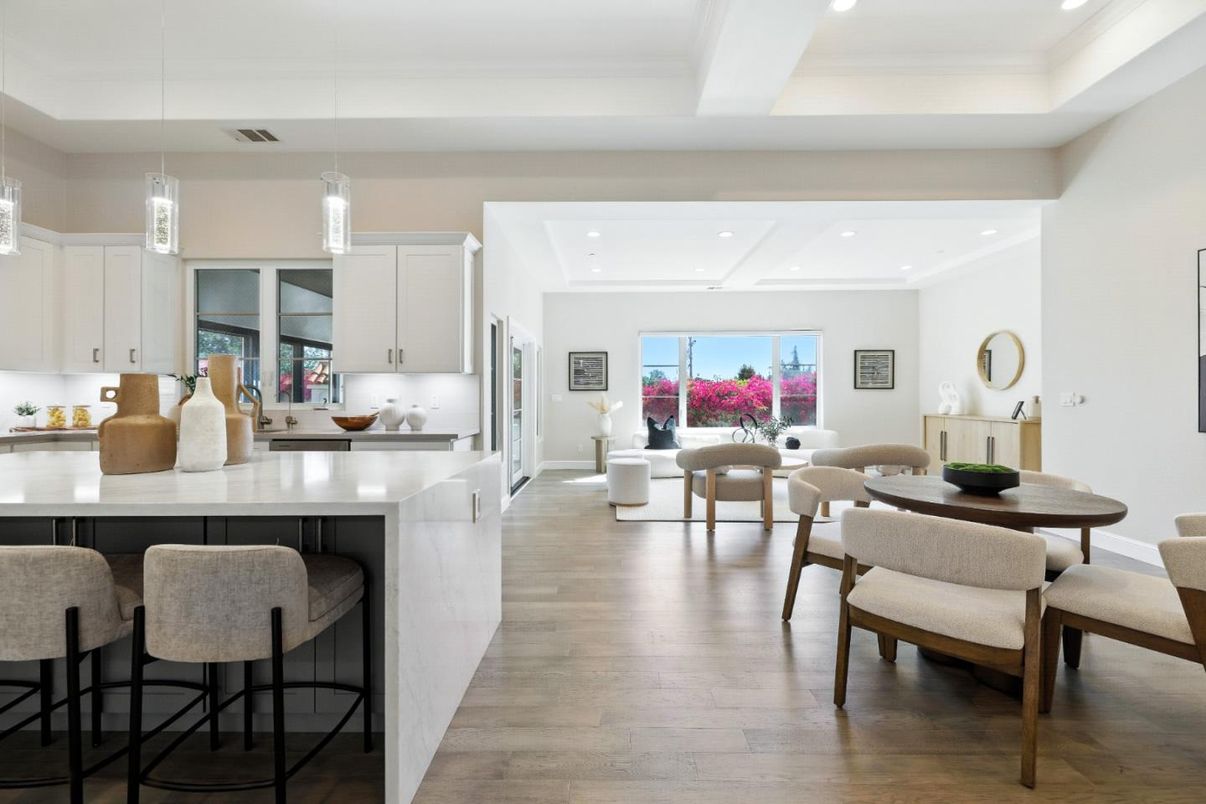 Dining room, Interior, Kitchen, Pendant Lights, Recessed Lighting, Wood Texture Flooring