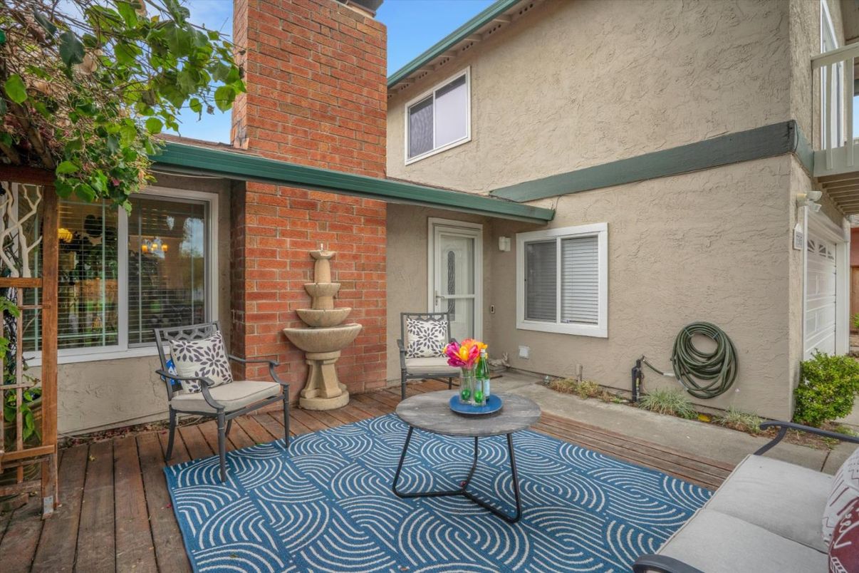 Exterior, Wood Texture Flooring