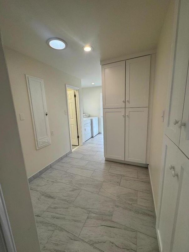 Interior, Marble, Recessed Lighting, Washer
