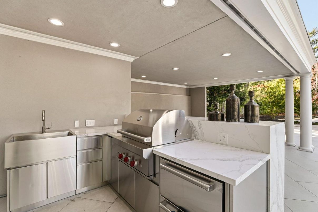 Exterior, Outdoor Kitchen, Recessed Lighting