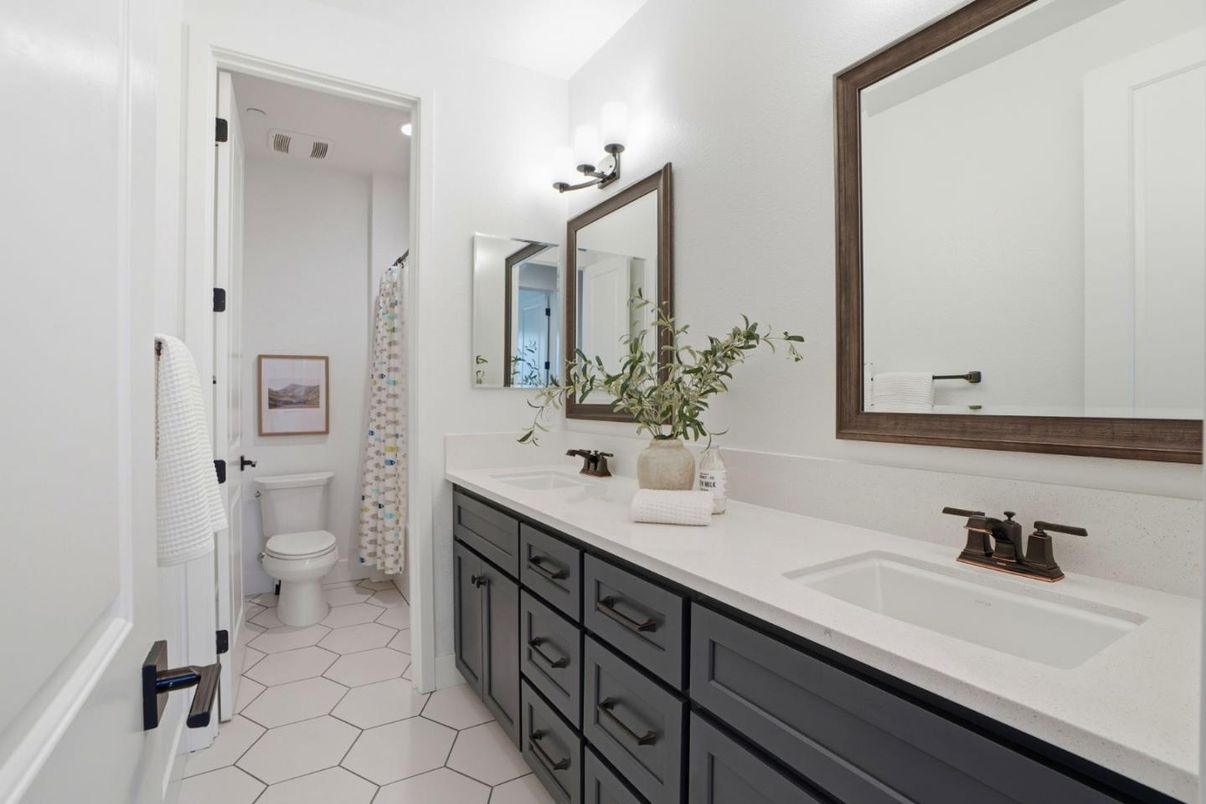 Bathroom, Dual Sink Vanities, Interior
