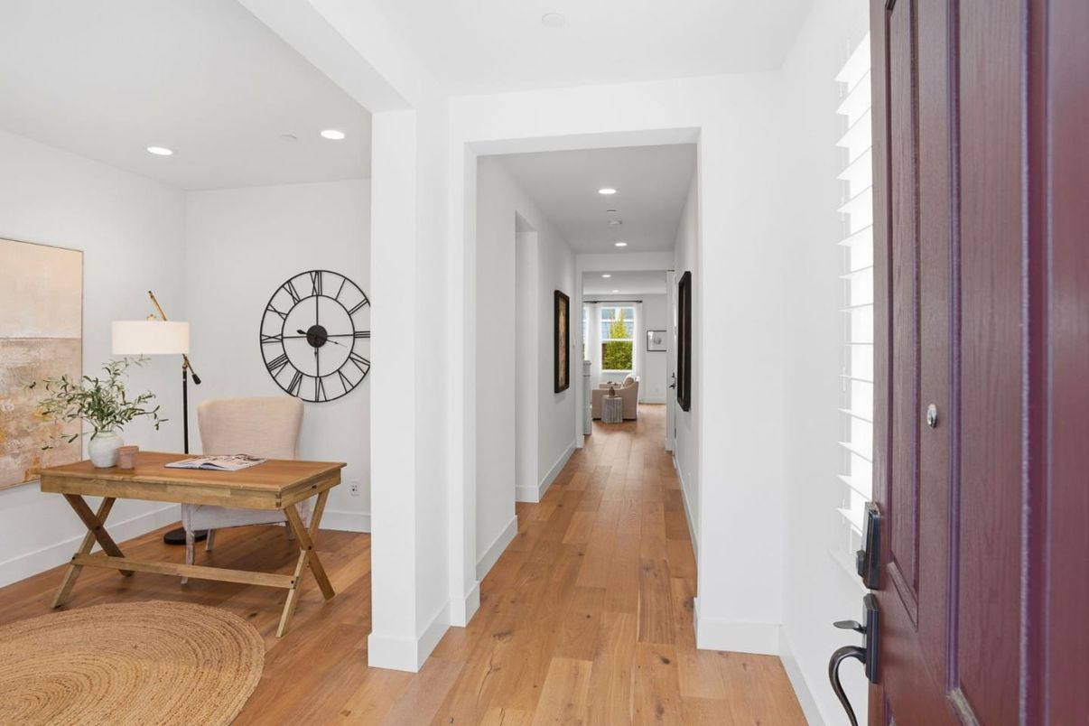 Home Office, Interior, Recessed Lighting, Wood Texture Flooring