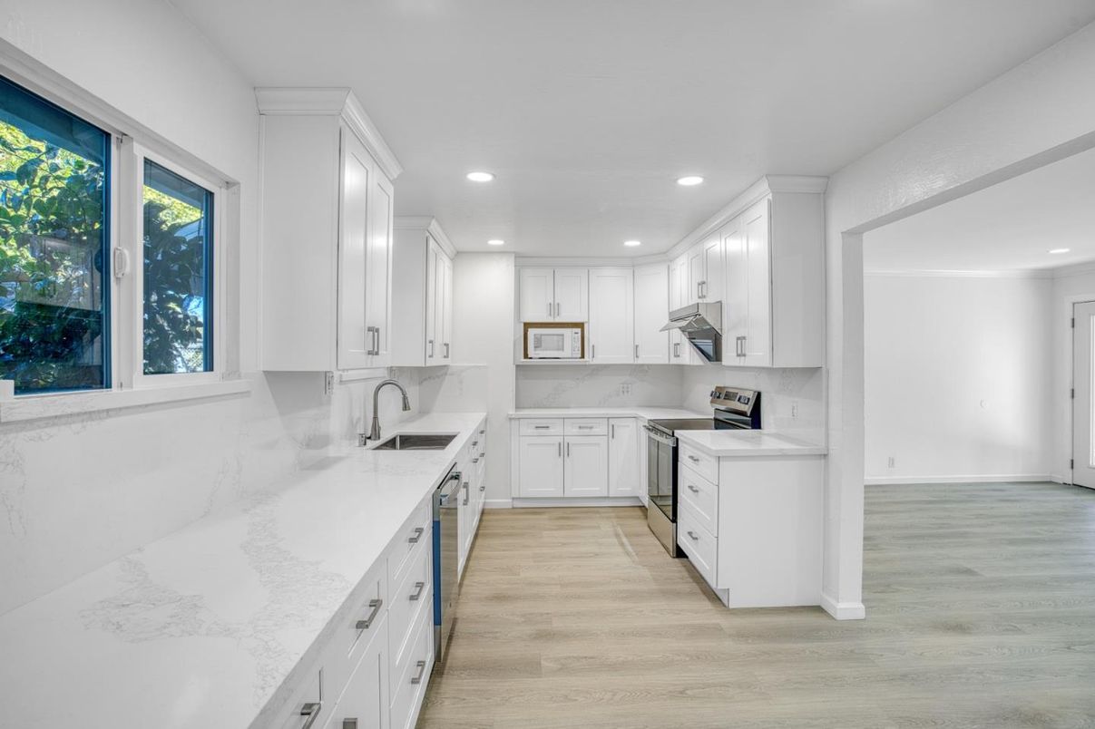 Interior, Kitchen, Recessed Lighting, Wood Texture Flooring