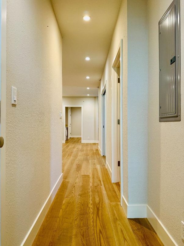 Interior, Recessed Lighting, Wood Texture Flooring