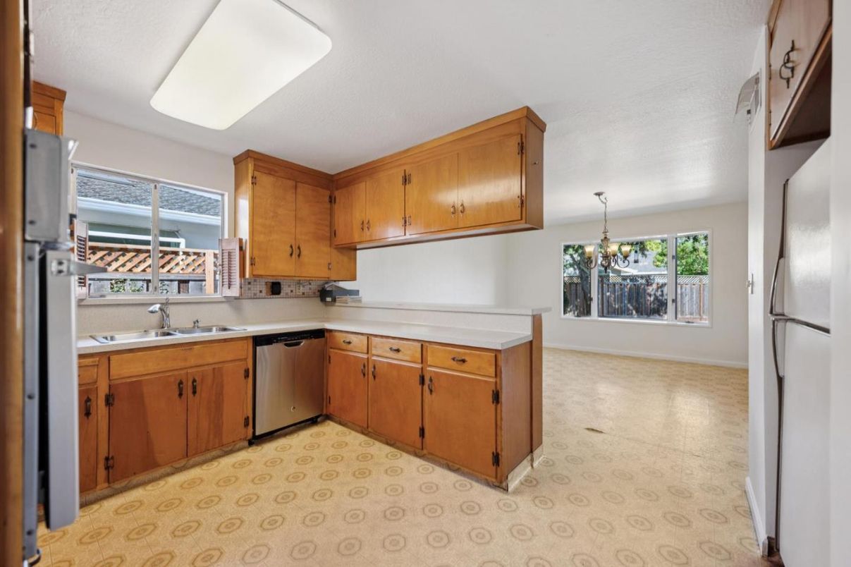 Chandelier, Interior, Kitchen
