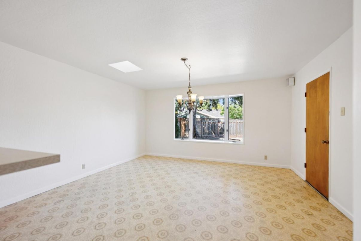 Chandelier, Empty room, Interior