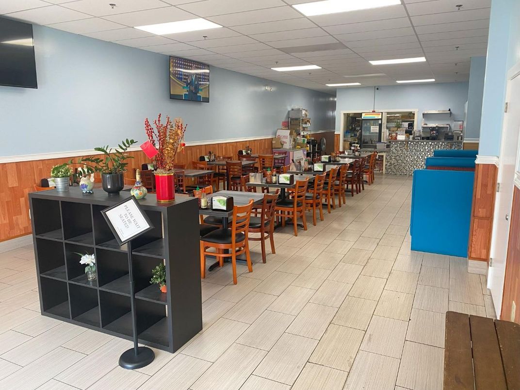 Dining room, Interior, Recessed Lighting